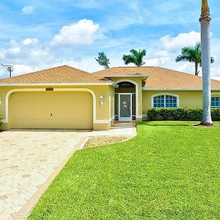 Waterfront Palms Villa Cape Coral Exterior photo